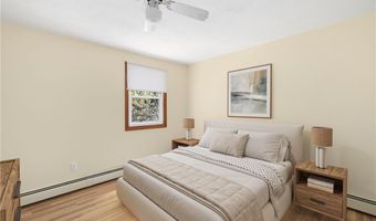 40 ROCKCREST Dr, Cranston, RI 02920