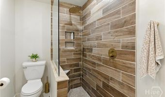 6 Spanish Moss Ct, Savannah, GA 31419