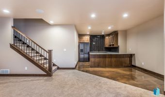 2816 E Sunflower Cir, Brandon, SD 57005