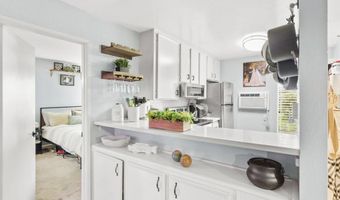 7504 Parkway Dr 100, La Mesa, CA 91942
