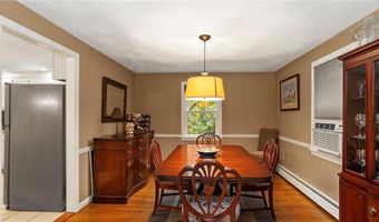 40 Sage Dr, Warwick, RI 02886