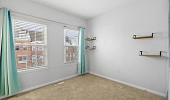 5317 CHIEFTAIN Cir, Alexandria, VA 22312