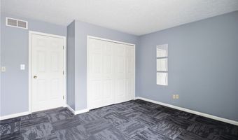 700 Hampton Cir 8, Aurora, OH 44202