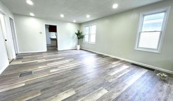 504 S Maple St, Bicknell, IN 47512