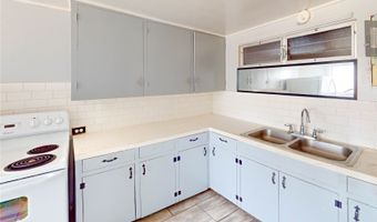 1914 Manoa Rd, Honolulu, HI 96822