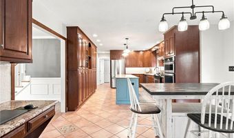 6 Cathedral Ct, Cumberland, RI 02864