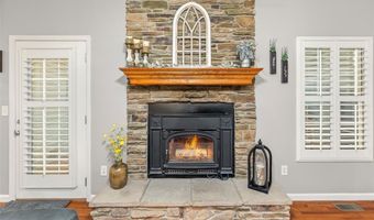 100 Windsor Dr, Alton, IL 62002