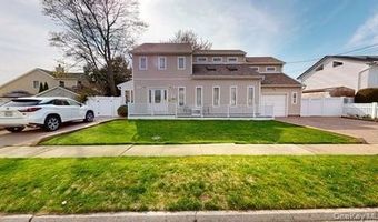 53 Coolidge Ave, Amity Harbor, NY 11701