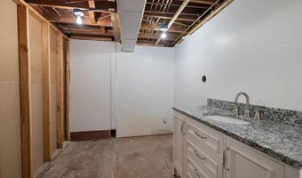 24 Fern Ct, Babbitt, MN 55706