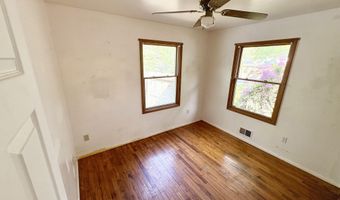 28 Chain Blvd, Bayville, NJ 08721
