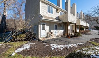 136 Pembroke Rd 9-78, Danbury, CT 06811