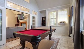 605 Plantation Dr, Adel, GA 31620