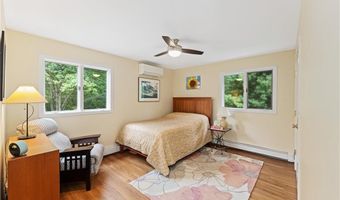 106 Lauri Dr, Charlestown, RI 02813