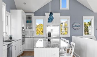 20 Coquina Trl, Bald Head Island, NC 28461