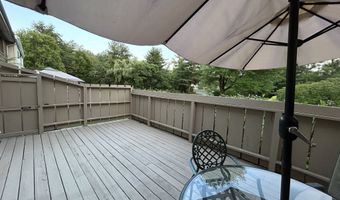 38 Sutton Pl 38, Bloomfield, CT 06002