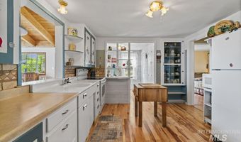 739 S Main St, Cascade, ID 83611