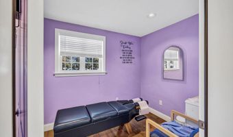 677 W West Main St, Barnstable, MA 02630