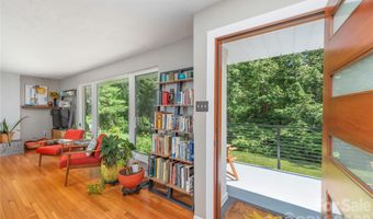 90 Bell Rd, Asheville, NC 28805