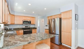 21 OAK Ave, Narragansett, RI 02882