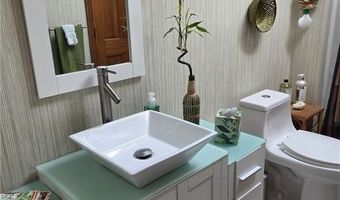40 Gosnold Rd, North Kingstown, RI 02852
