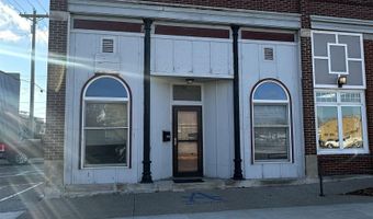 15 N Clinton St, Albia, IA 52531