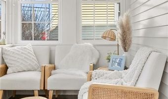 35 Hall Ave, Newport, RI 02840