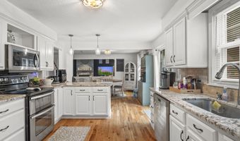 15 Blueberry Ln, Burlington, CT 06013