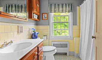 110 Hopkins Ave, Johnston, RI 02919