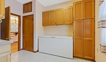 9 Snug Harbor Rd, Belgrade, ME 04917