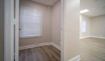 7330 MCWHORTER Pl 7330B, Annandale, VA 22003