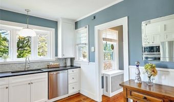 32 Chapin Rd, Barrington, RI 02806