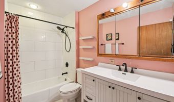 1420 Greenridge Ave, Algonquin, IL 60102