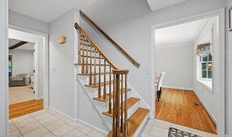2 Banquo Brae Rd, Brookfield, CT 06804