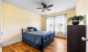 51 Knoll Crest Dr, Bangor, ME 04401