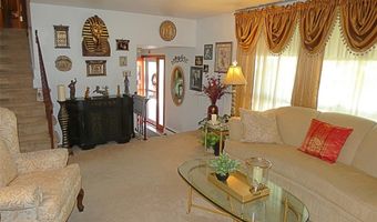 58 Dalewood Dr, Amherst, NY 14228