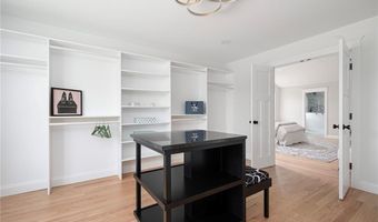 5 Braeburn Cir, Cranston, RI 02921