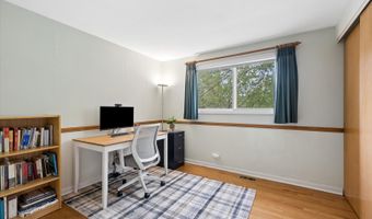 2406 N Lafayette St, Arlington Heights, IL 60004