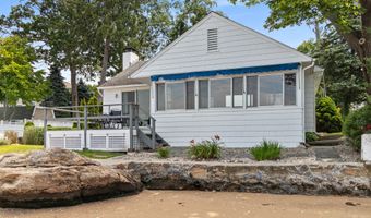 15 River Rd, Branford, CT 06405