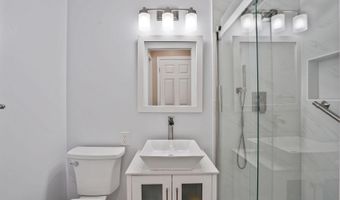 8614 BRAEBURN Dr, Annandale, VA 22003