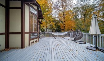 4 Ayr Ct, Airmont, NY 10901