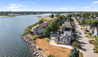 10 Blanding Ave, Barrington, RI 02806
