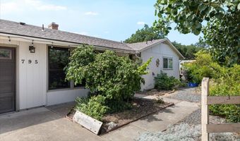 795 Oak Knoll Dr, Ashland, OR 97520