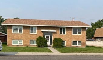 1913 16th St Apartment 3, Cody, WY 82414