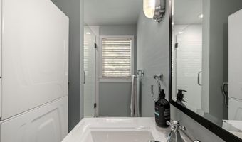 18 W 7TH St, Barnegat Light, NJ 08006