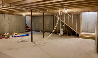 47 Woodbrey Ln, Standish, ME 04084