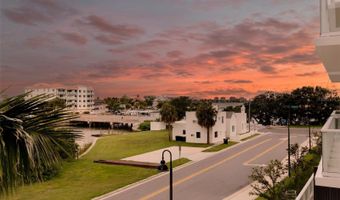 1020 SUNSET POINT Rd 213, Clearwater, FL 33755