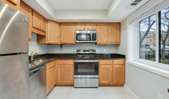 3232 S 28TH St 202, Alexandria, VA 22302