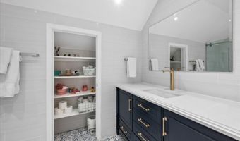 6700 LANDON Ln, Bethesda, MD 20817