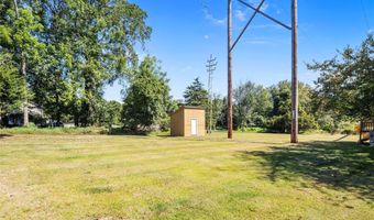 8 Dunn Rd, Airmont, NY 10952