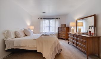 299 Scenic Dr, Blakeslee, PA 18610
